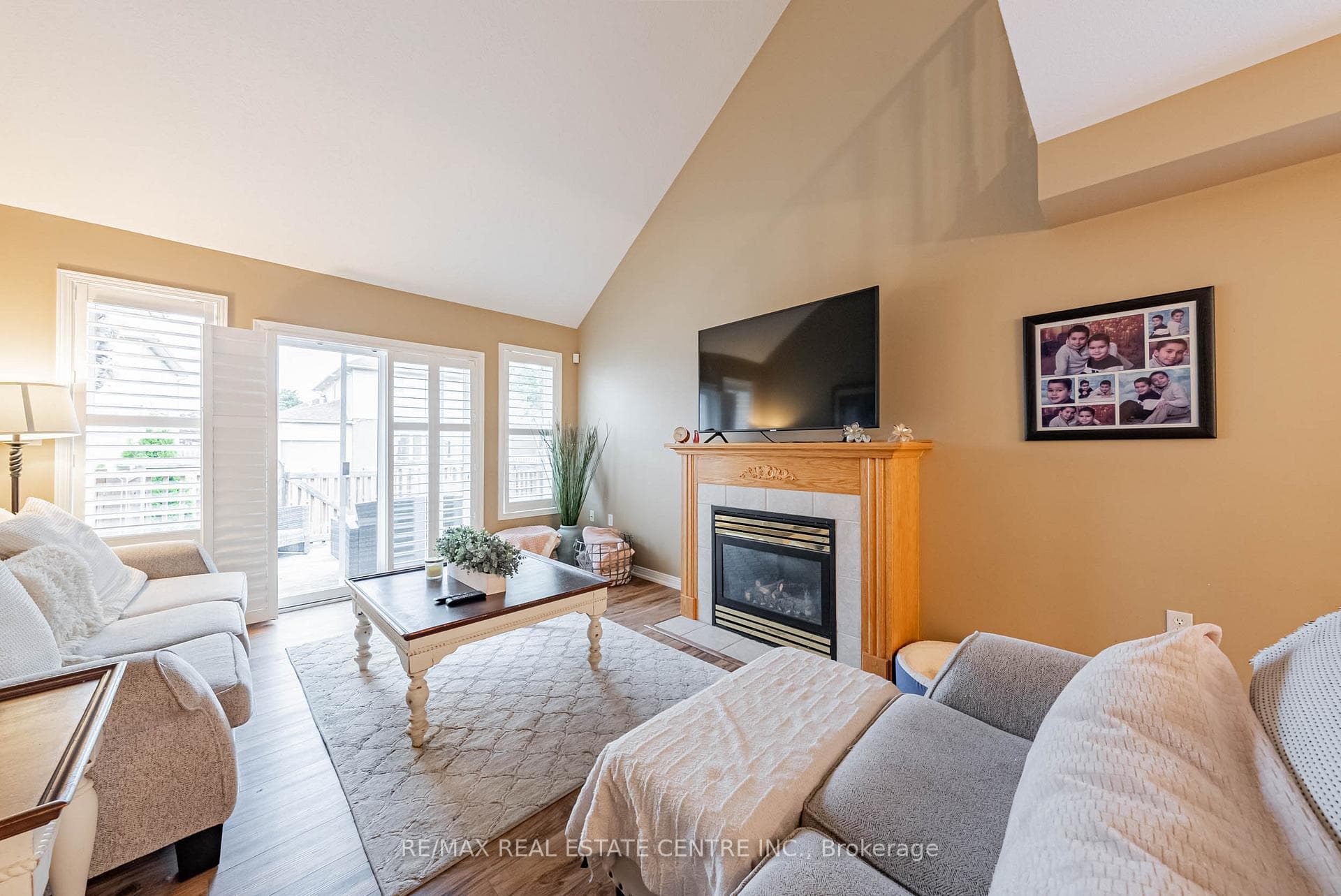 48 Sidney Crescent photo 11