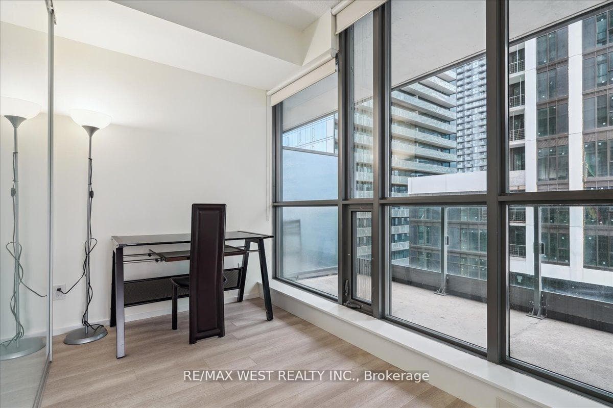 8 Charlotte Street Unit 1106 photo 7