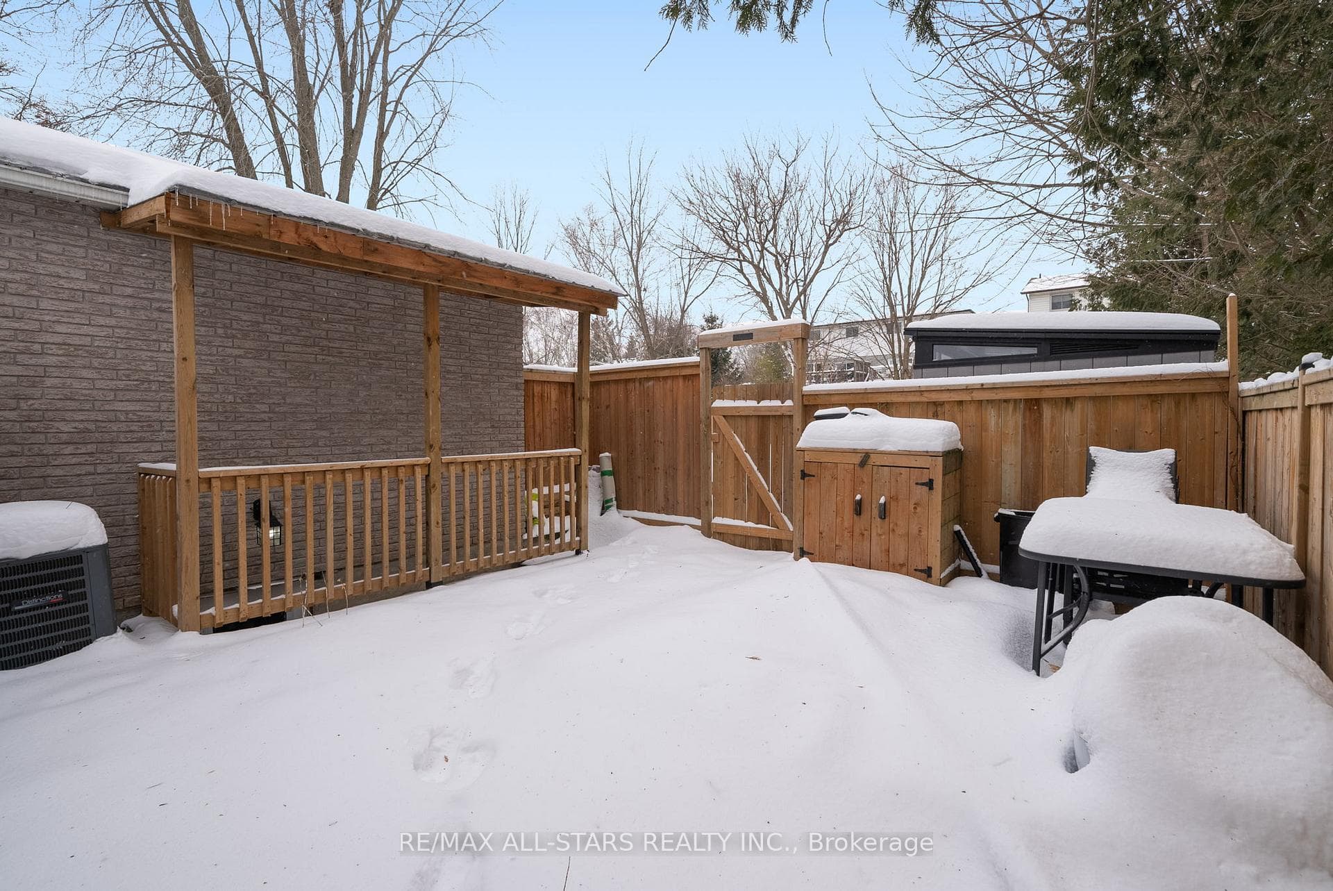 386 Bigelow Street photo 33