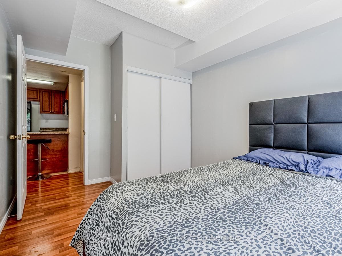 3049 Finch Avenue Unit 2016 photo 15