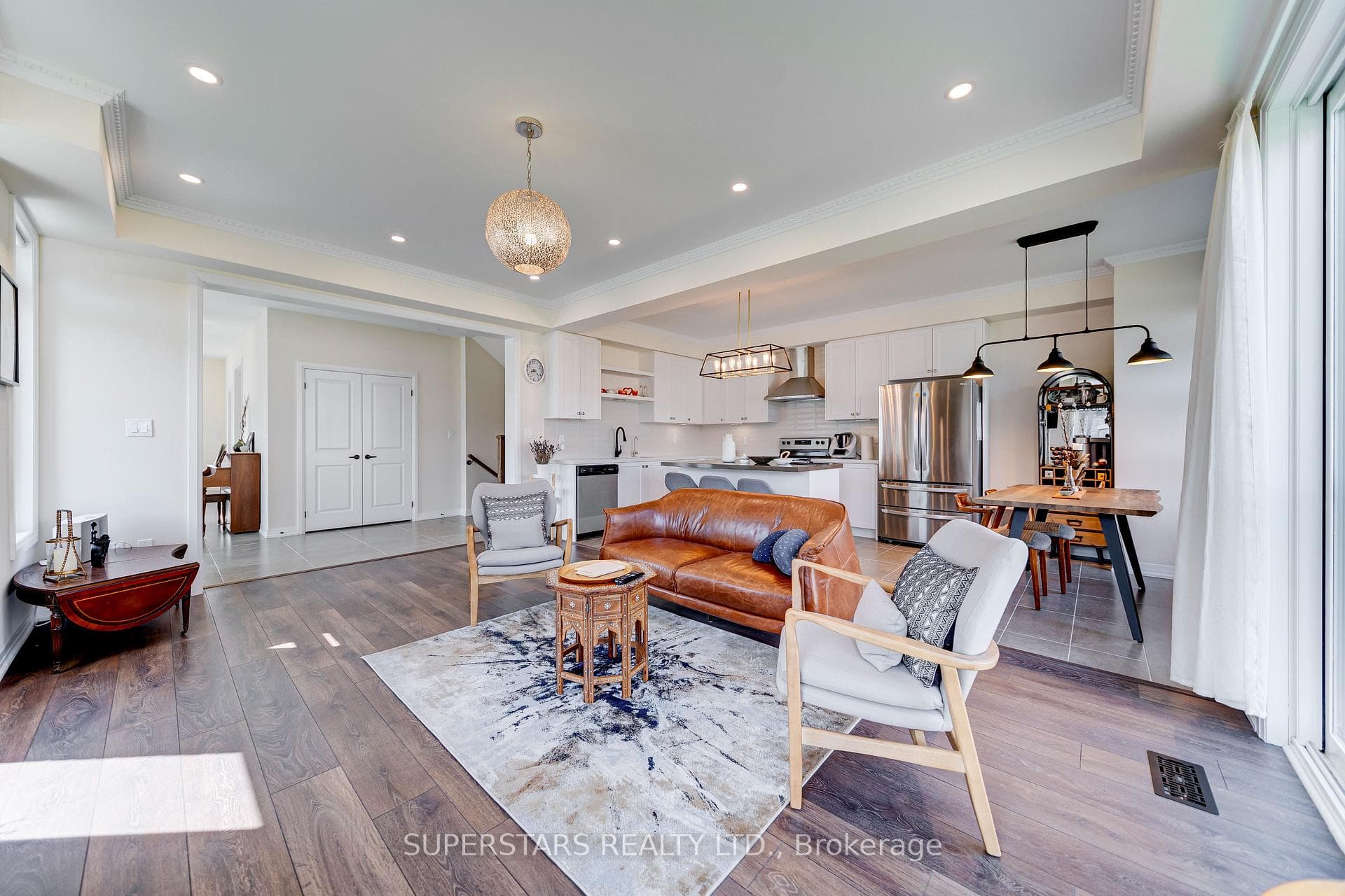 114 Armilia Place photo 3
