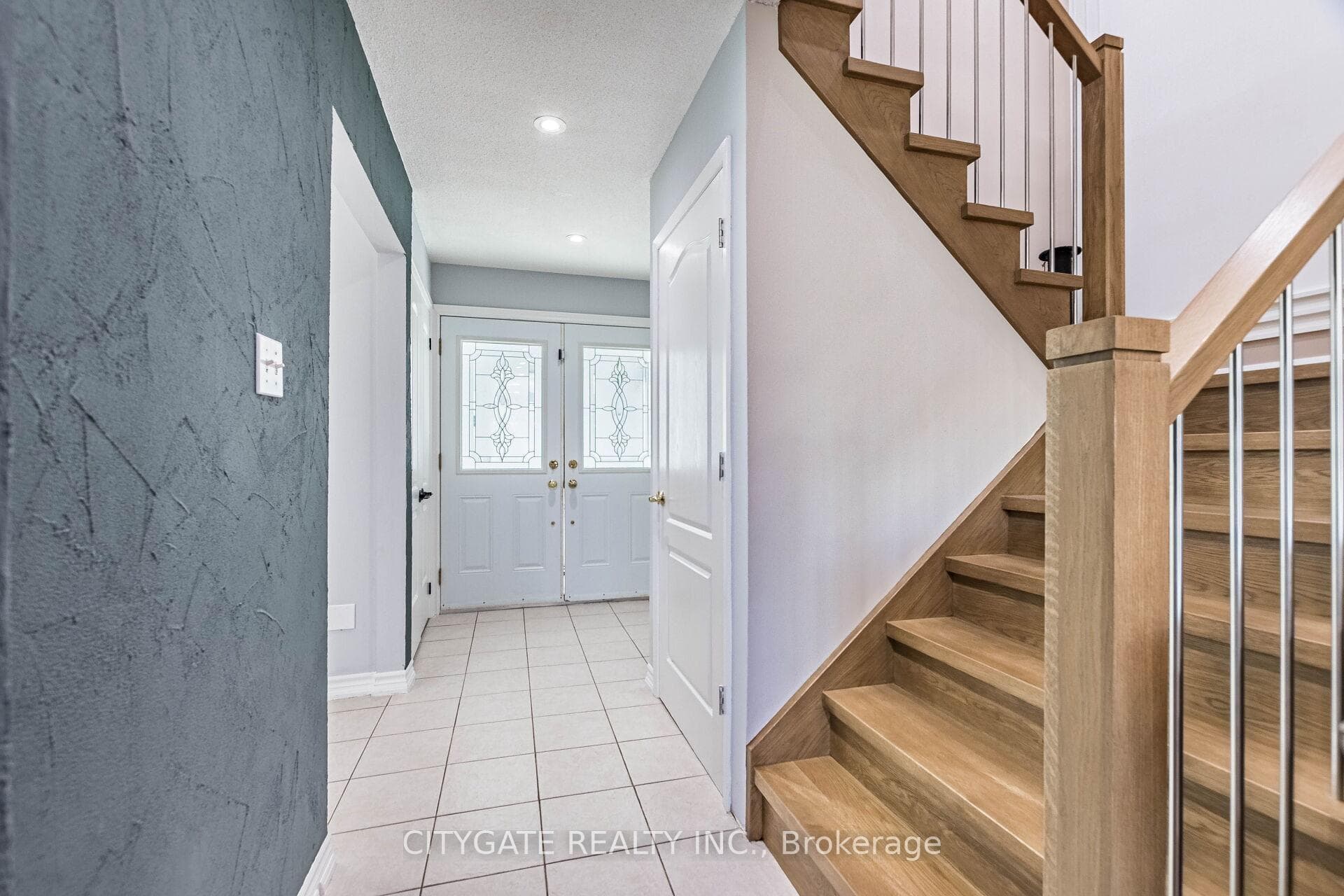 6945 pamplone Mews photo 23
