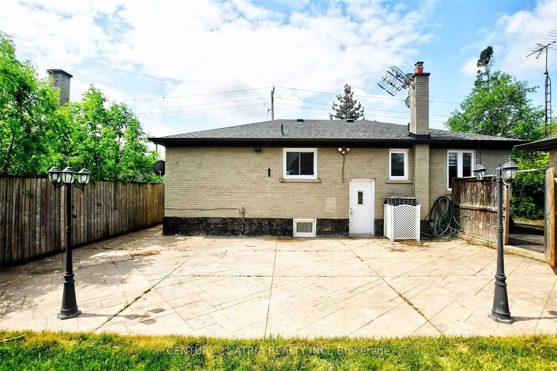 387 Southview Road photo 30