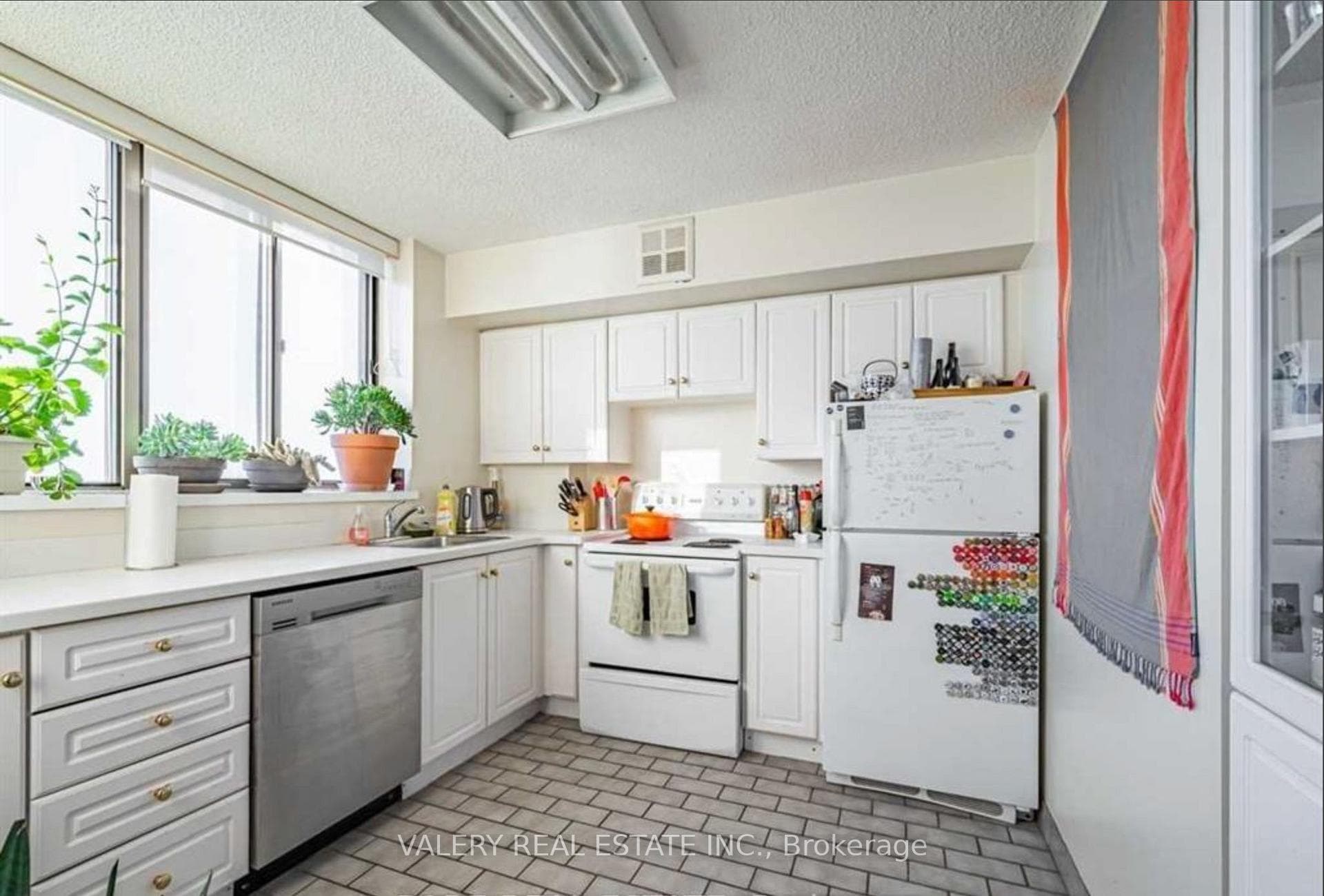 270 Queens Quay Unit 1901 photo 2