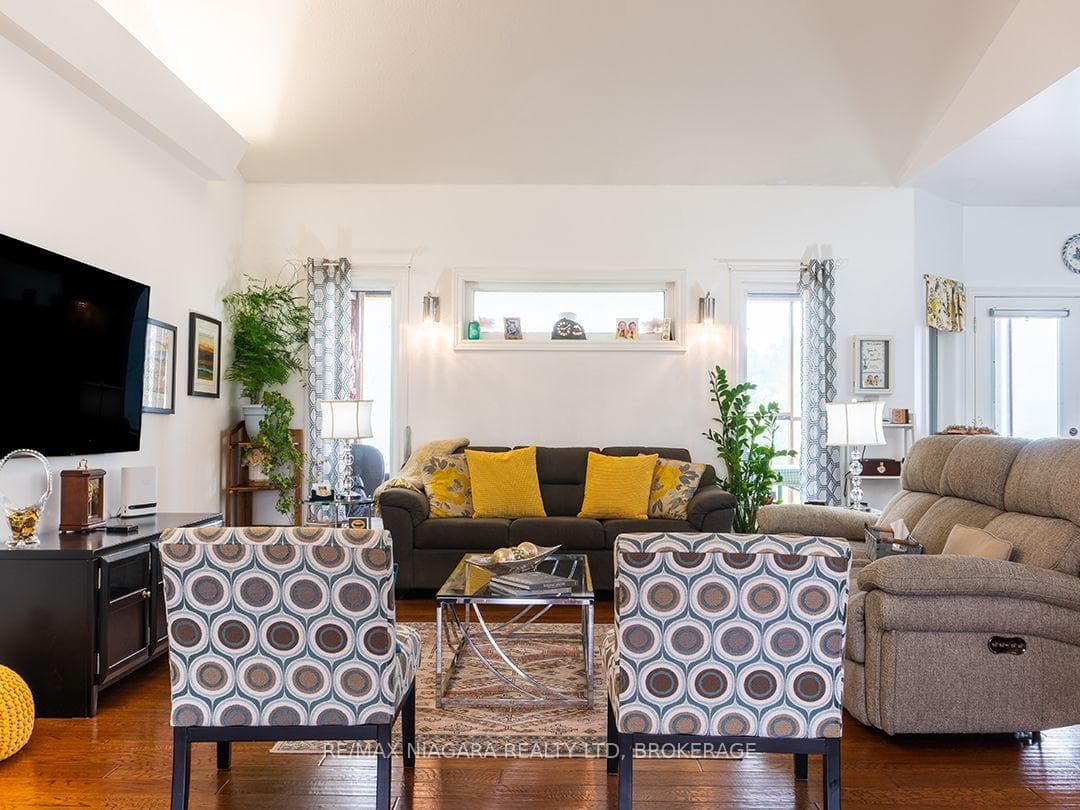 11004 Lakeshore Road photo 7