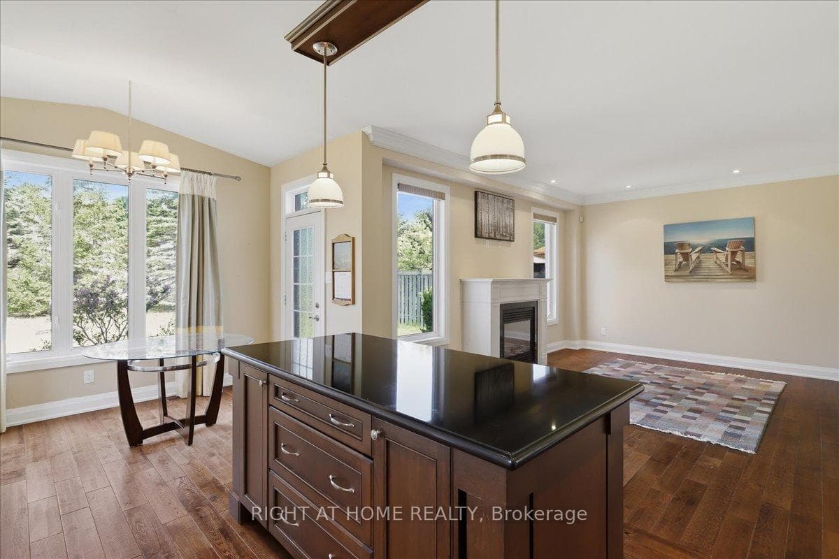 31 Christy Drive photo 18