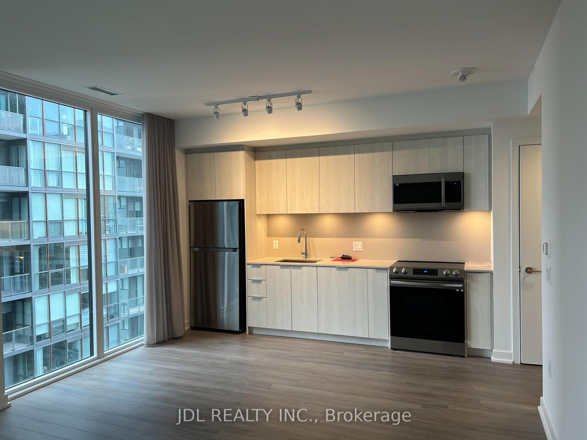 357 King Street Unit 3308 photo 7
