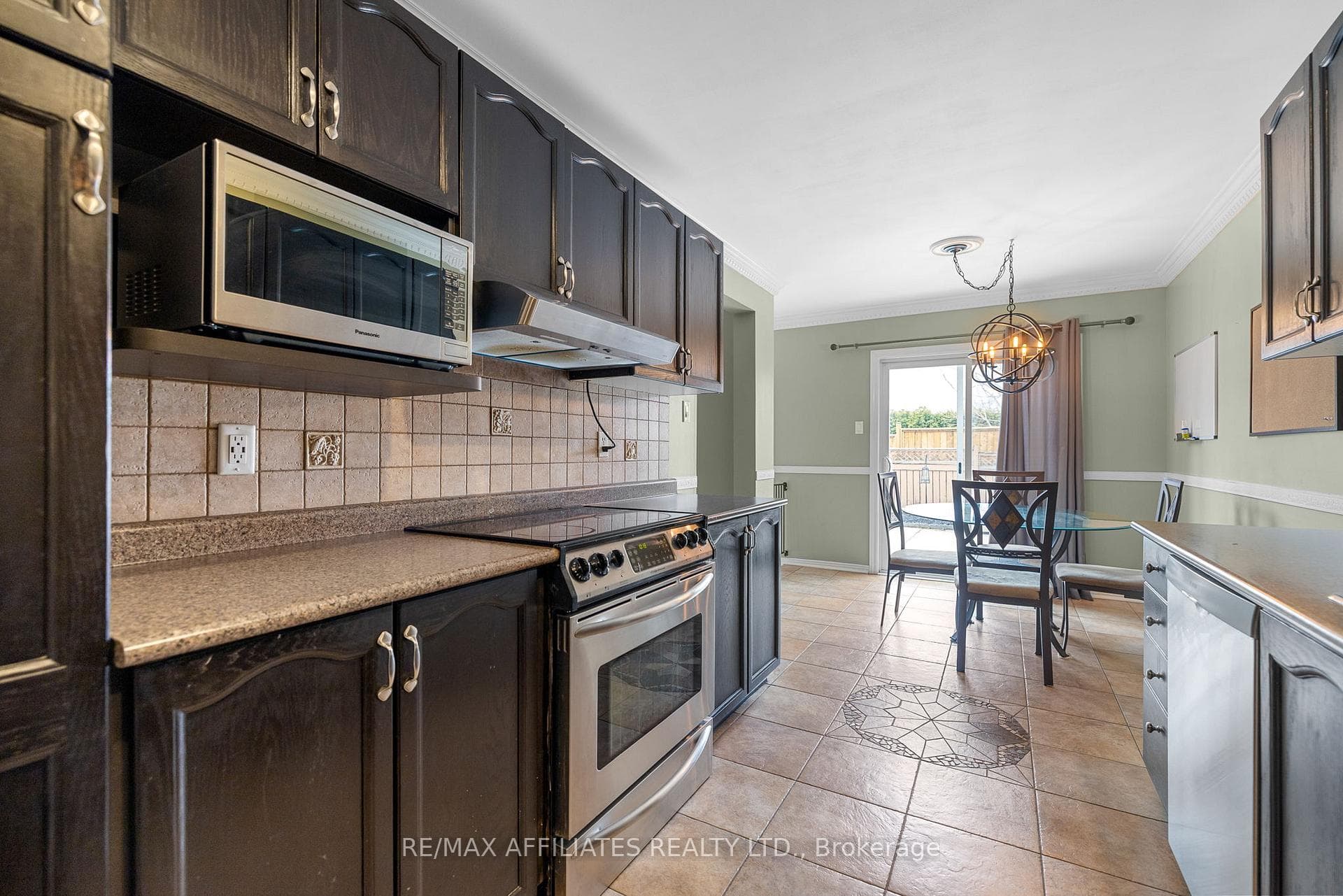 1494 Corsham Avenue photo 6