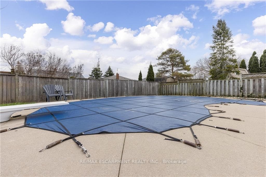 6 Westbury Drive photo 39