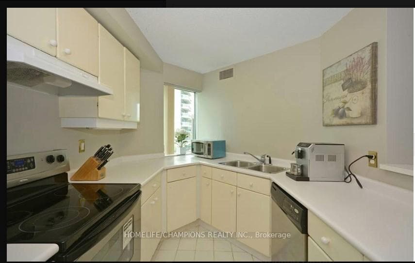 10 Queens Quay Unit 514 photo 8