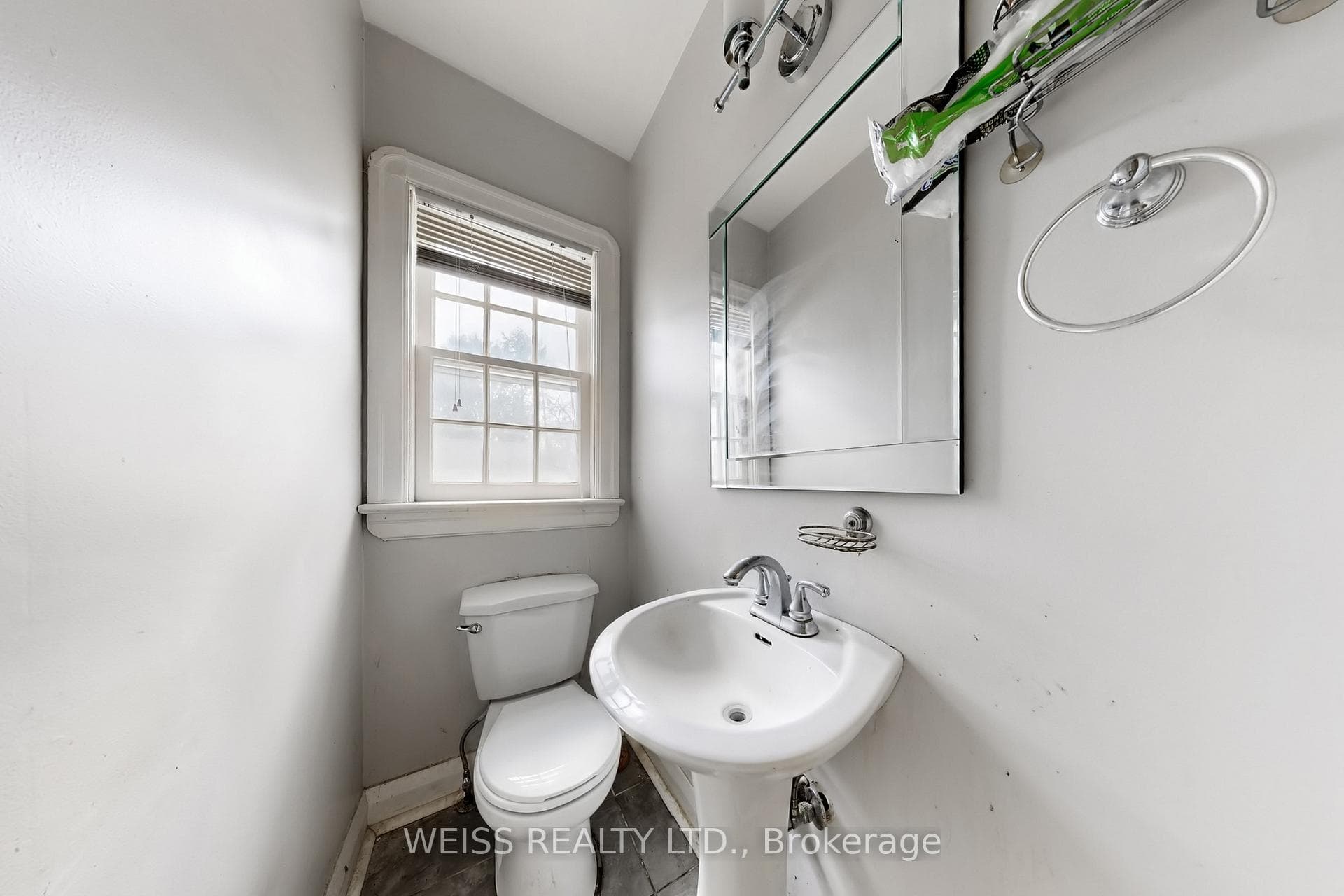 261 Wolsely Street photo 11