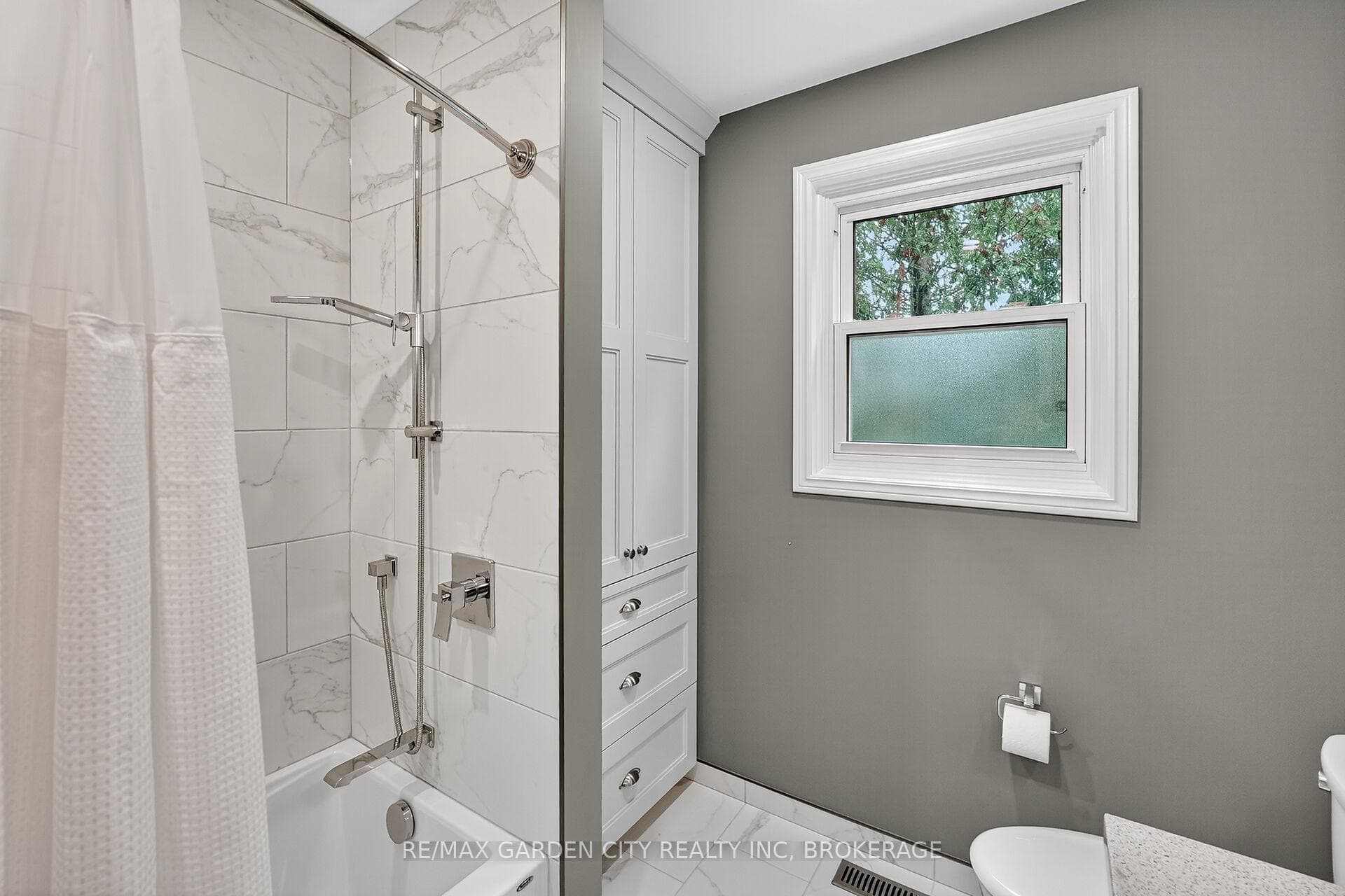39 Orchard Parkway photo 33