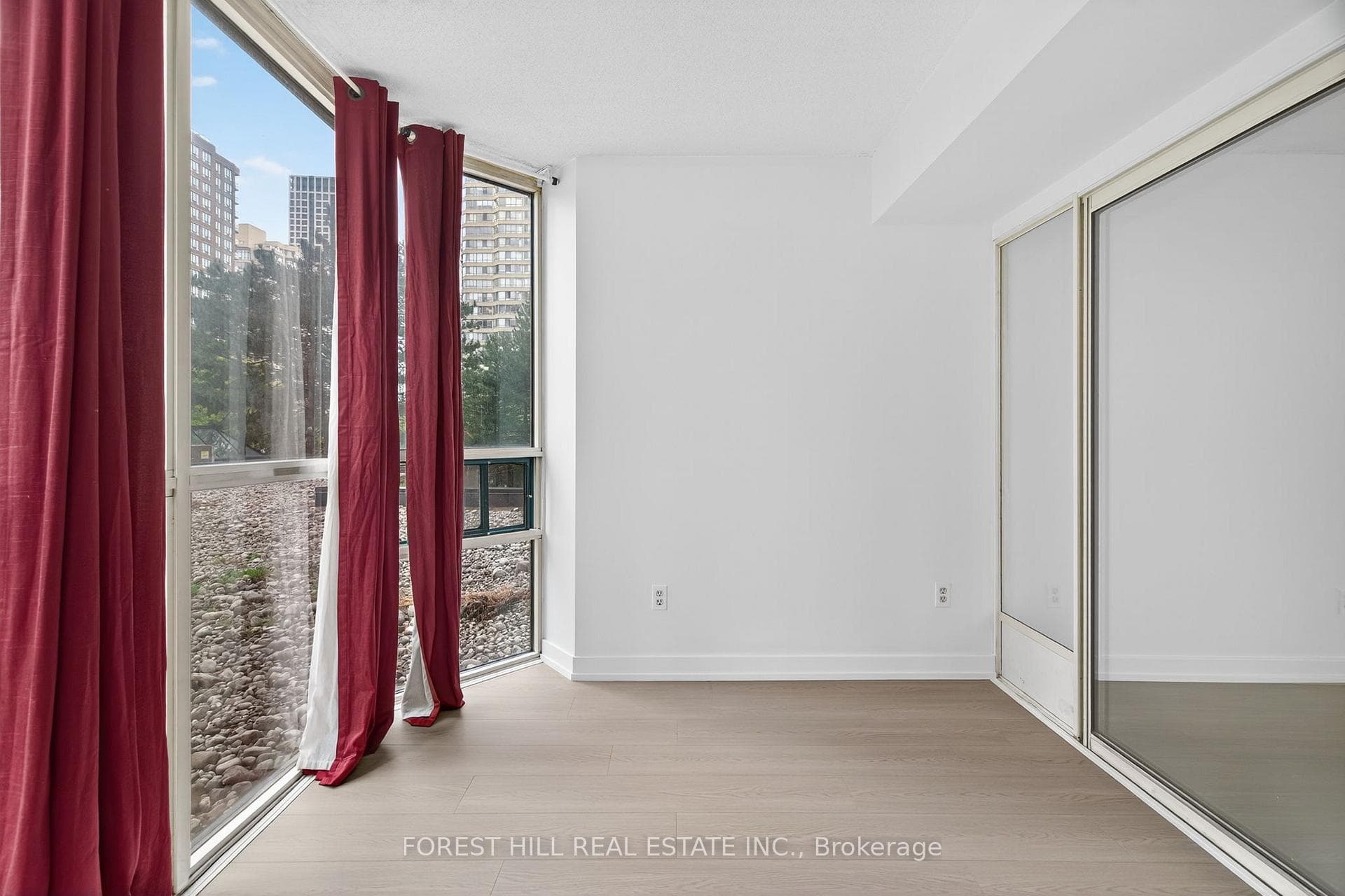 285 Enfield Place Unit 210 photo 14