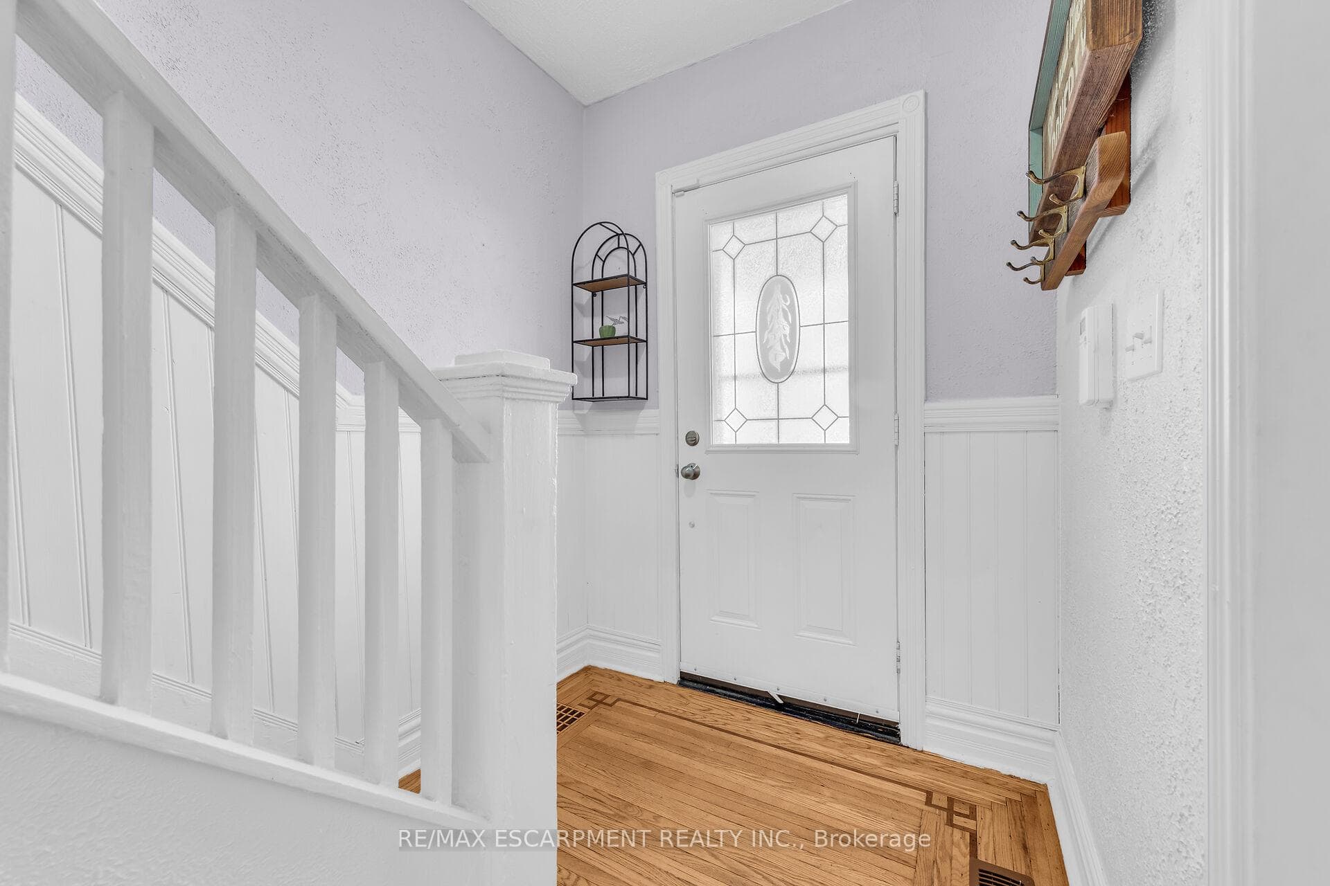 10 Roxborough Avenue photo 7