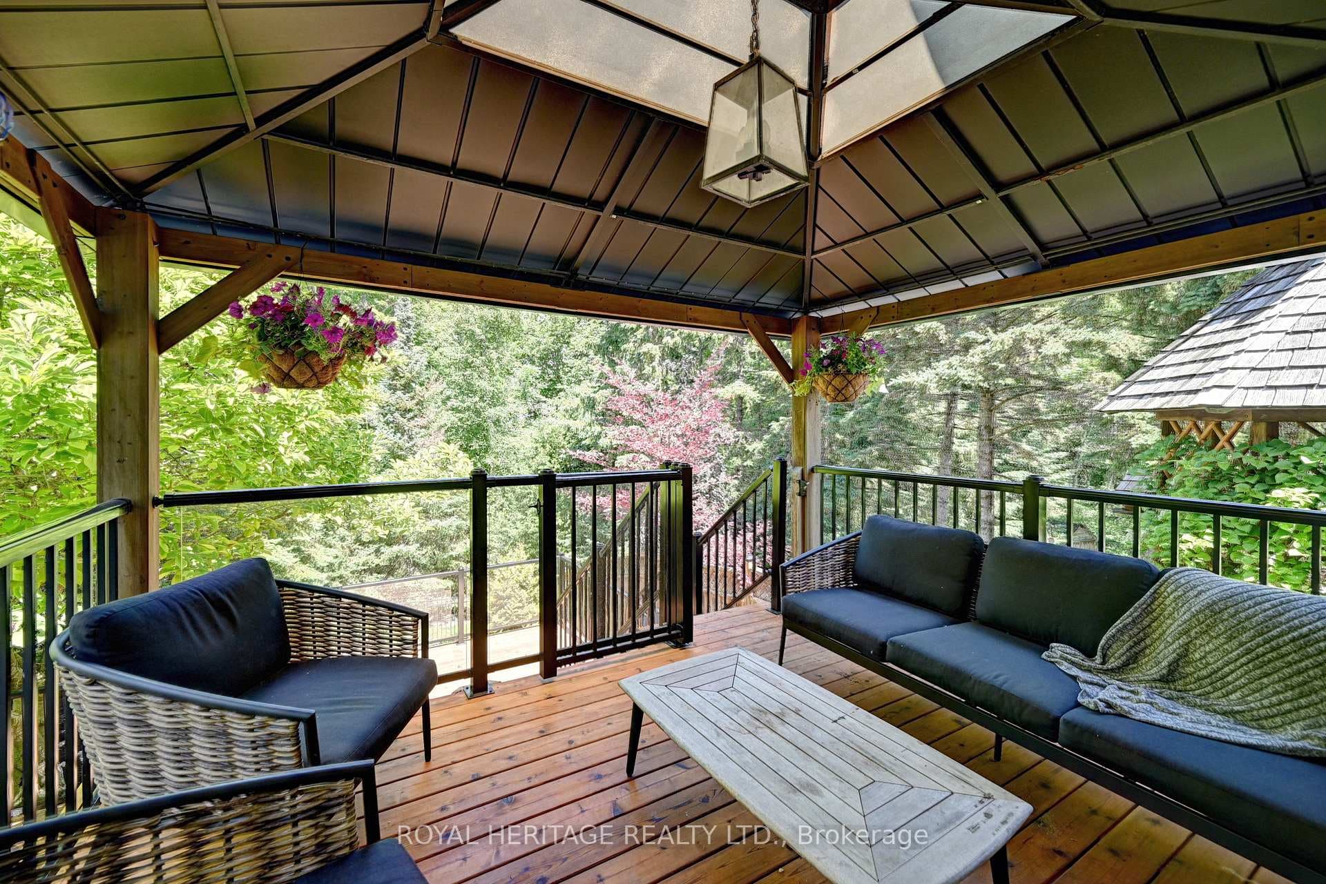 16 Dawn Ridge Drive photo 5