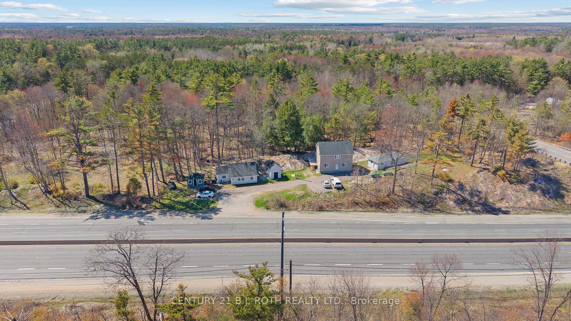 3 Houses, 1 Lot!