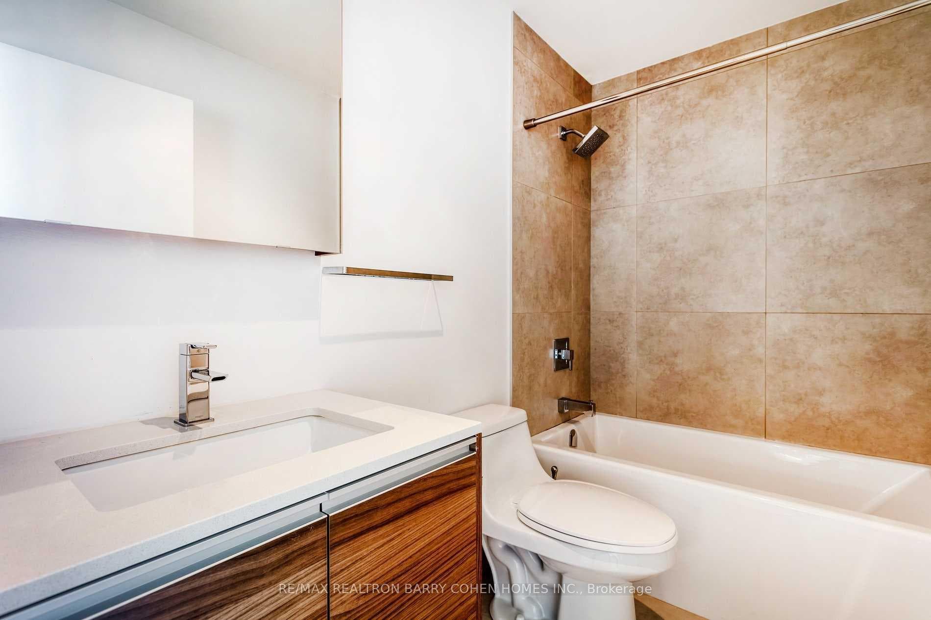 20 Minowan Miikan Lane Unit 2011 photo 15