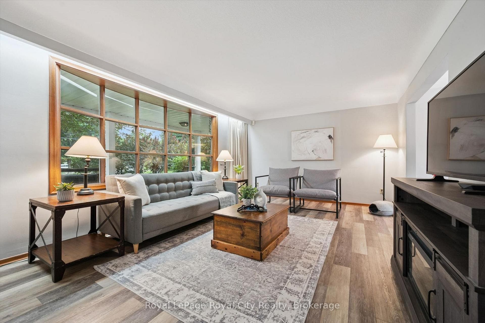 30 Westminster Avenue photo 8