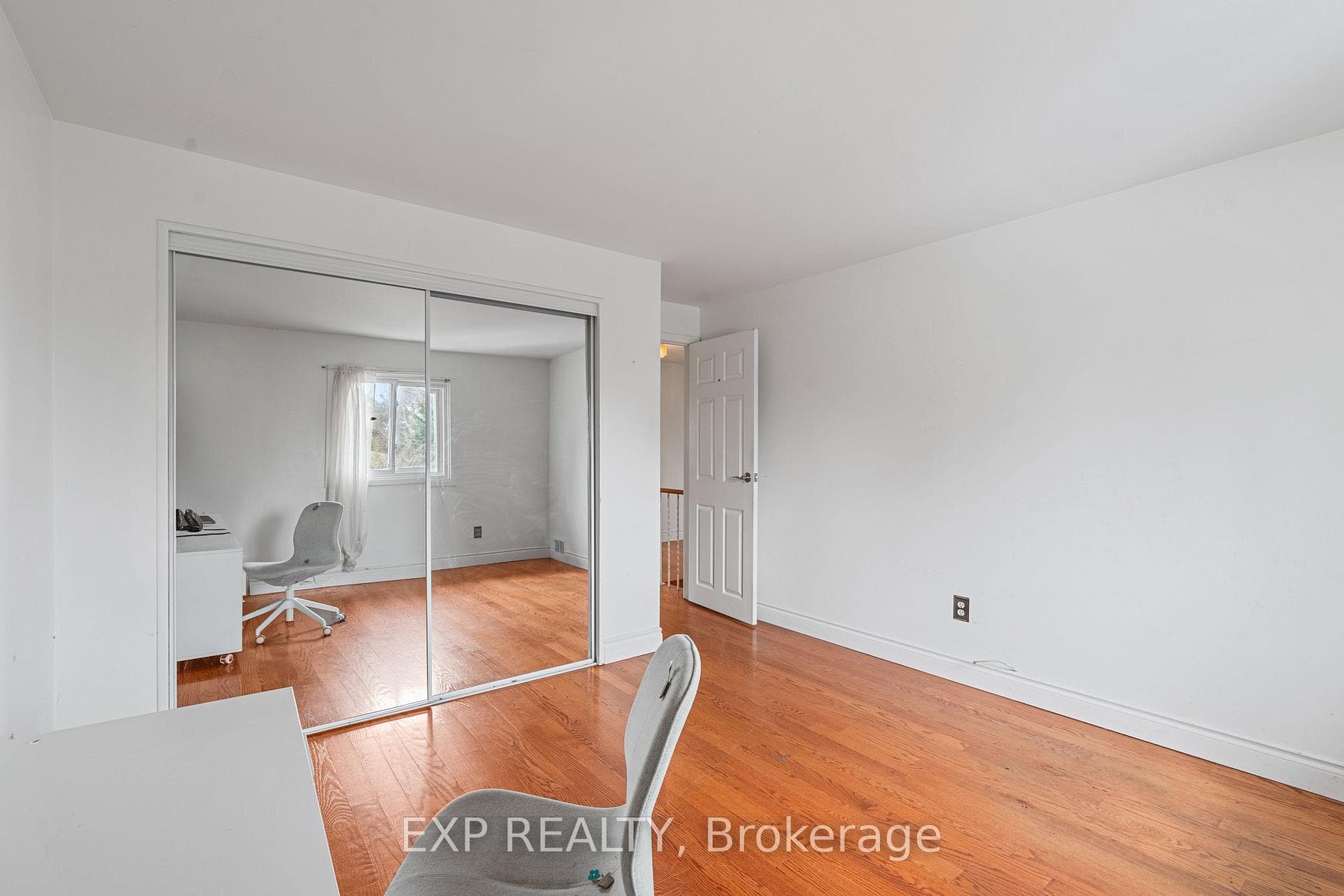 2210 Thorn Lodge Drive photo 23