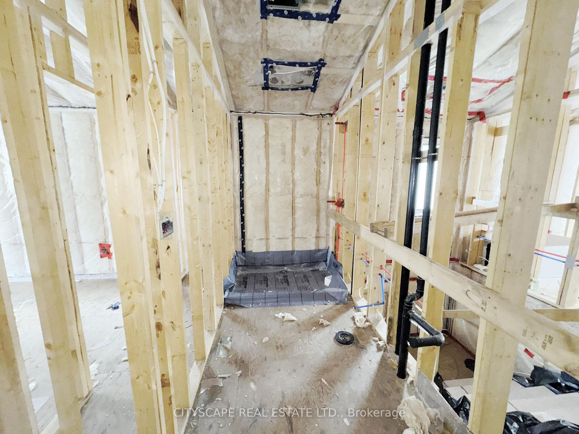 5 pc Ensuite to Primary Bedroom