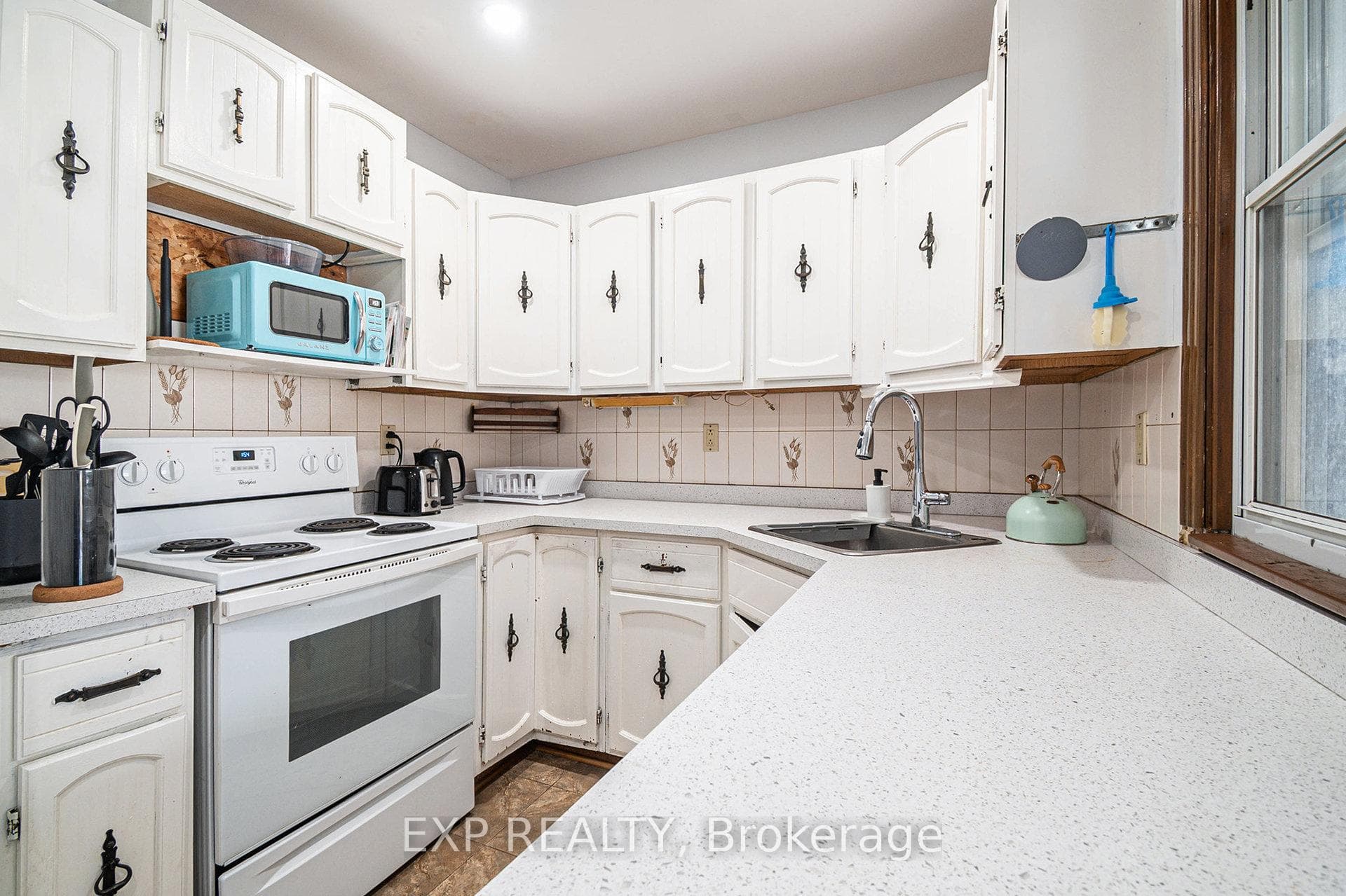 329 DONALD Street photo 7