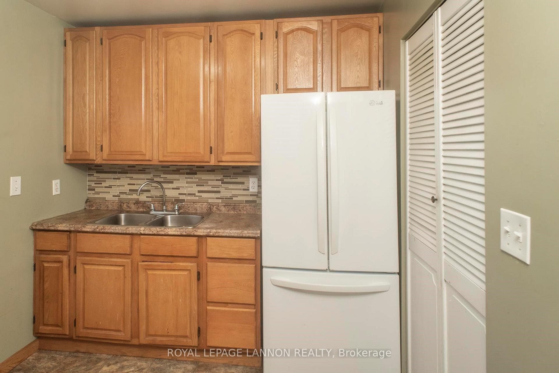 566 Nobel Road photo 15