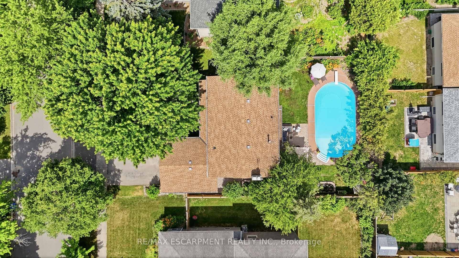 463 Gowland Crescent photo 3