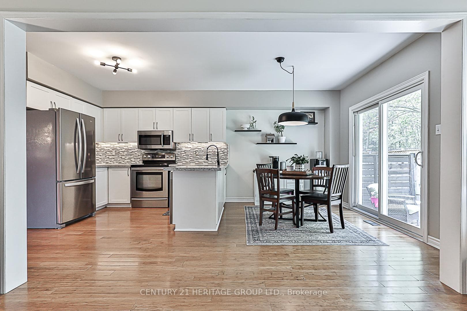 402 Carruthers Avenue photo 18