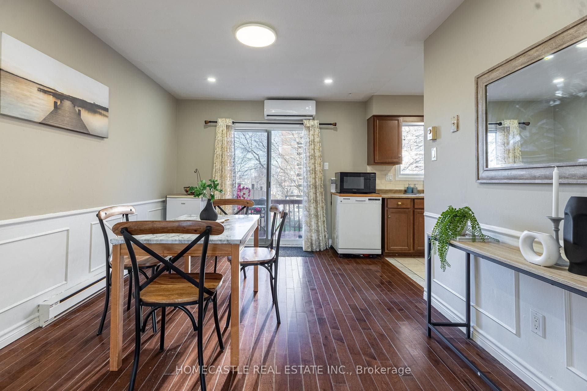 997 Eagle Crescent photo 6