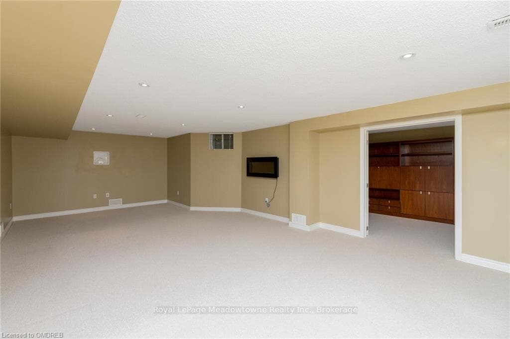 52 GARRISON Square photo 30