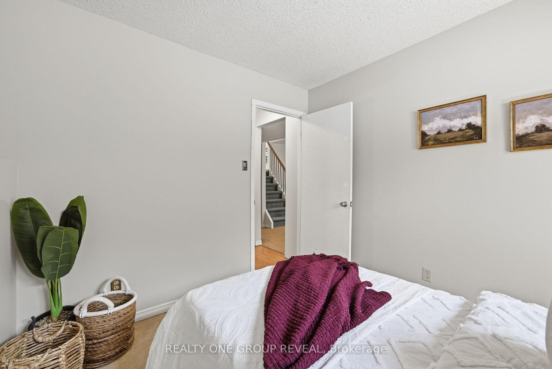 170 Seneca Avenue photo 35