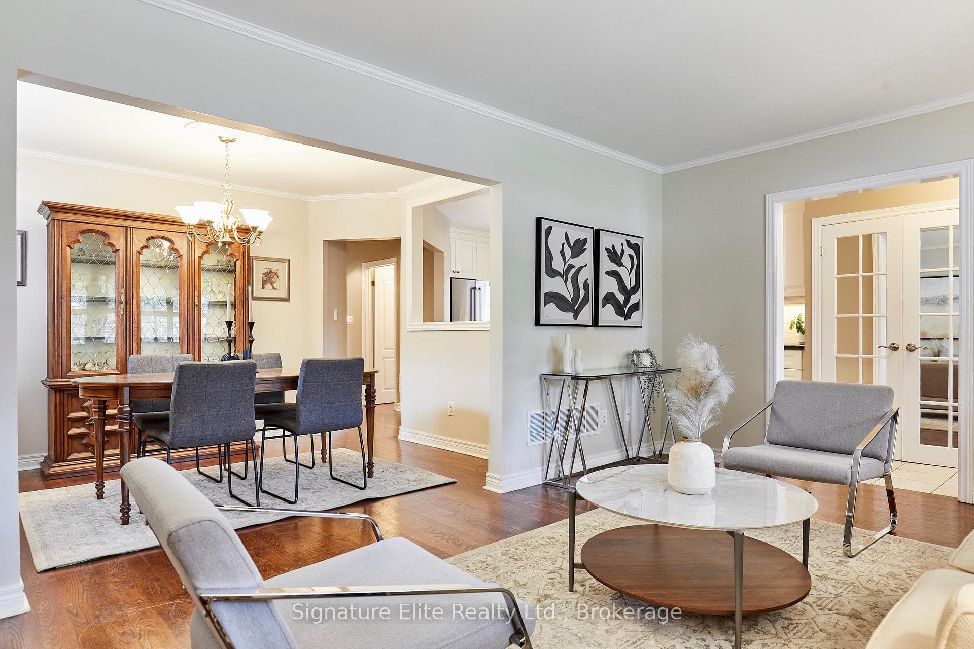 10 Bardwell Crescent photo 13
