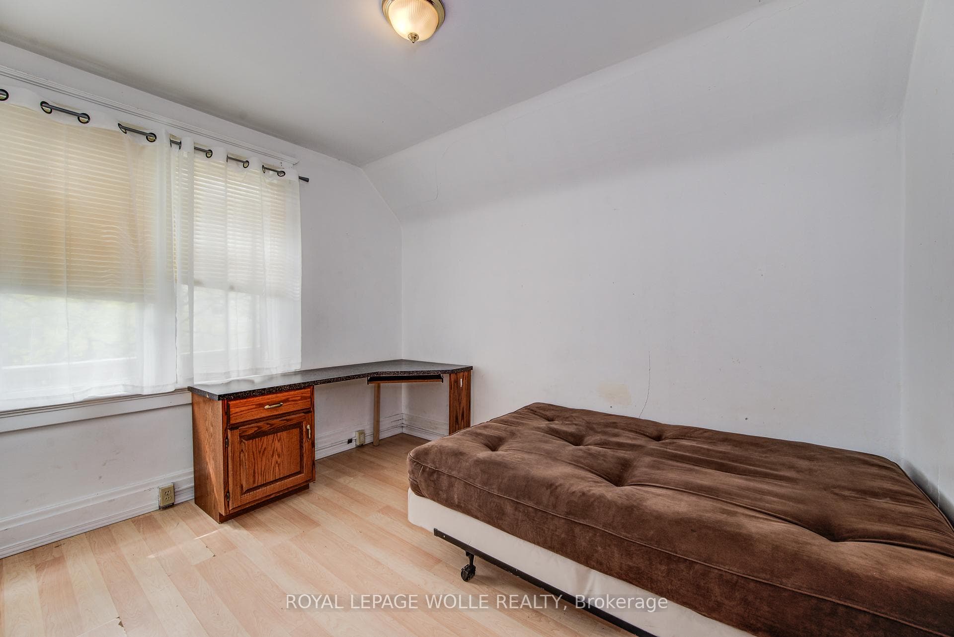 114 Erb Street photo 12