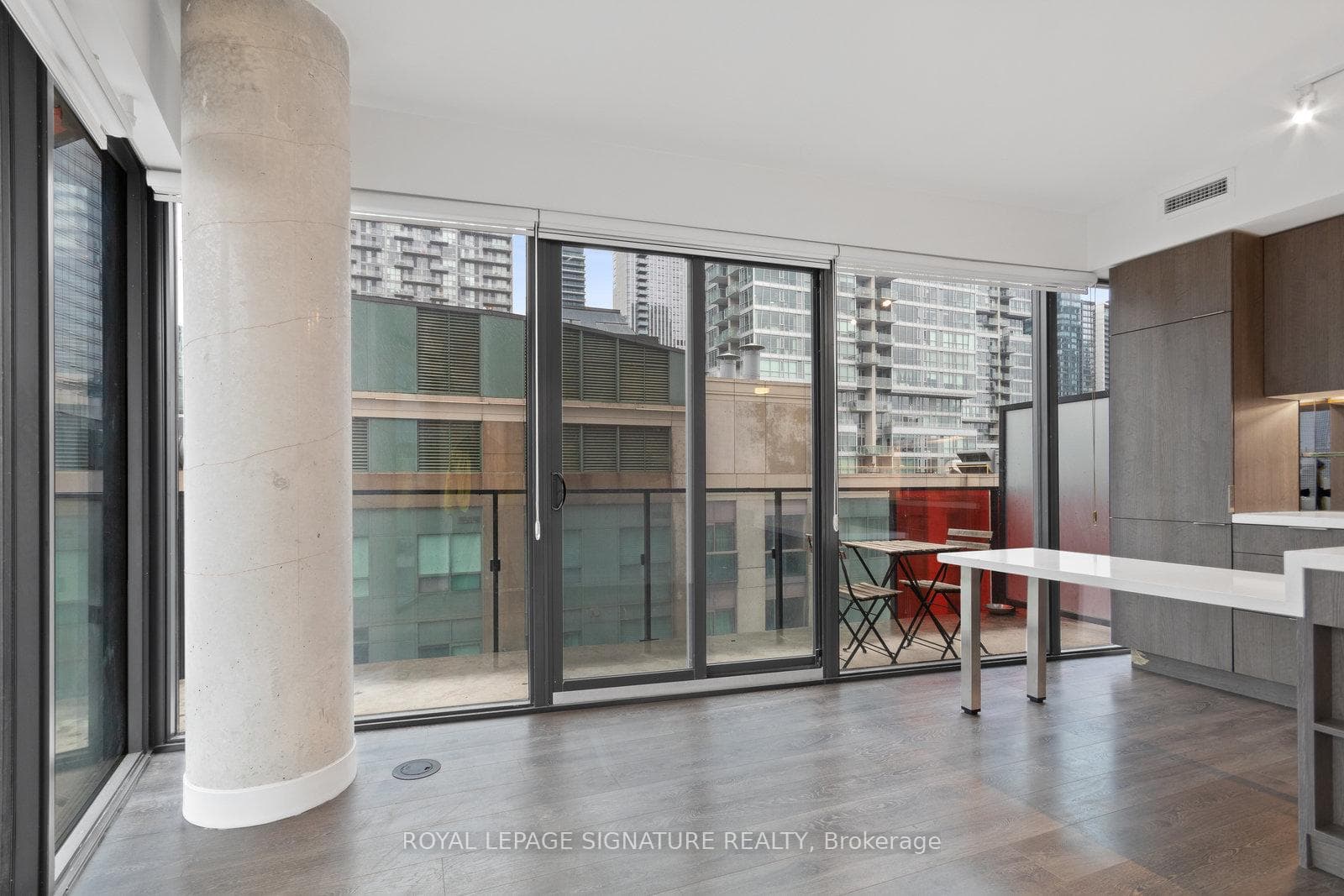 215 Queen Street Unit 1311 photo 22