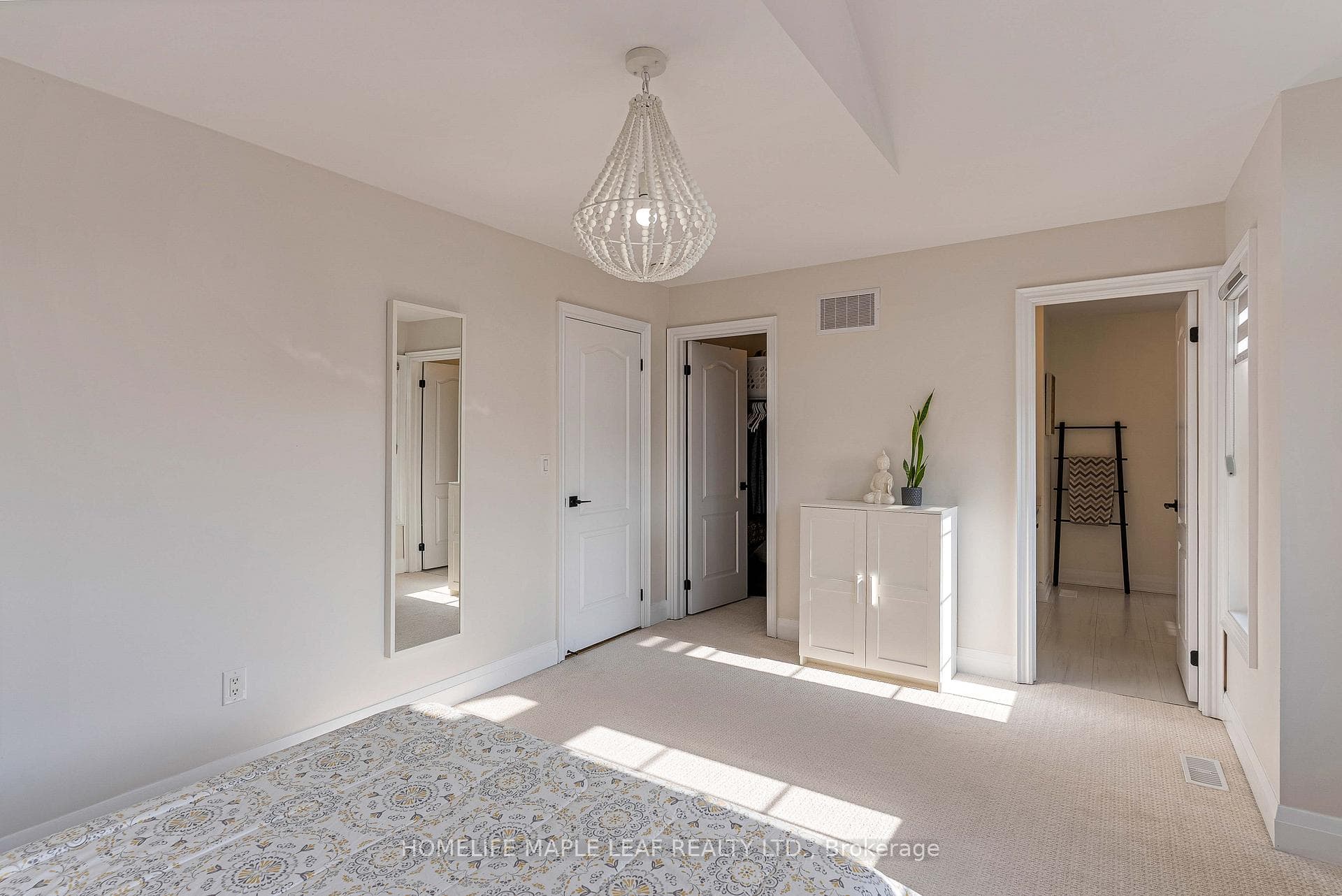 144 Bloomsbury Avenue photo 27