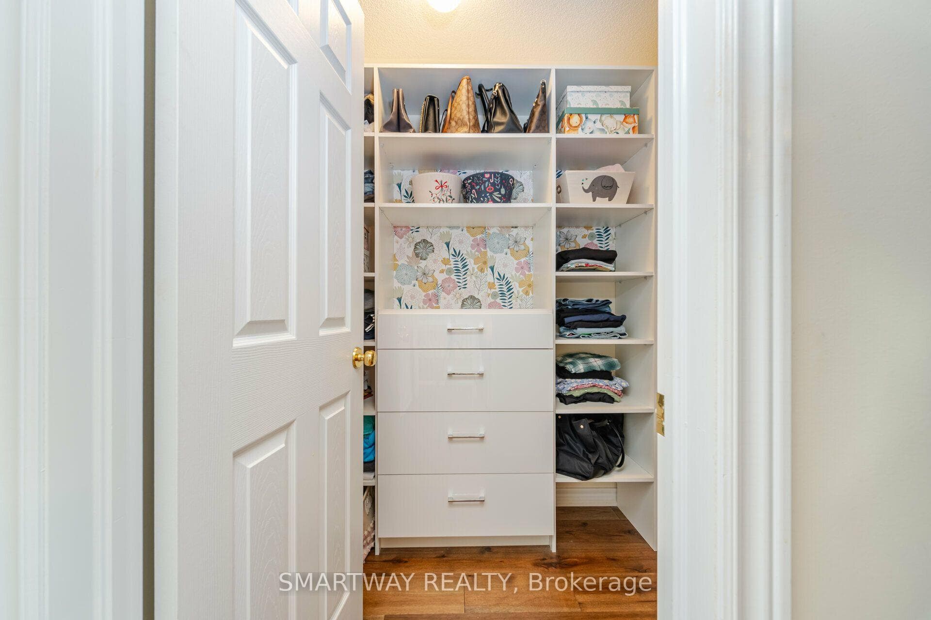 2437 Montagne Avenue photo 23