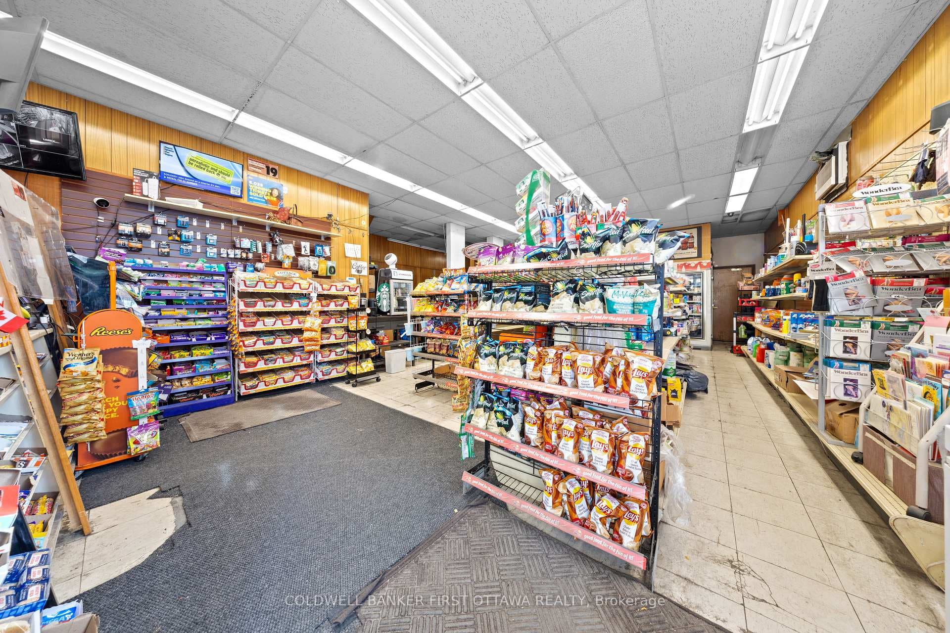 245 Bay Street photo 12