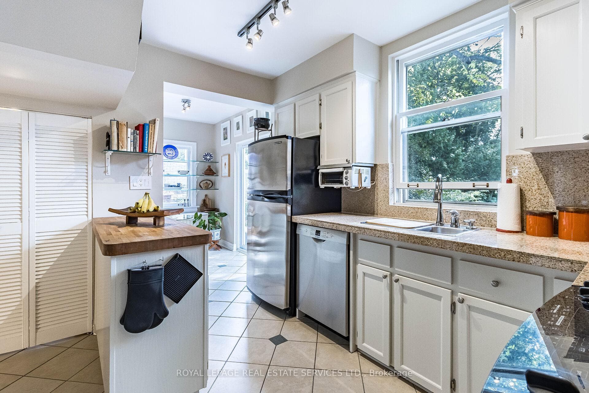 24 Burnhamthorpe Park Boulevard photo 17