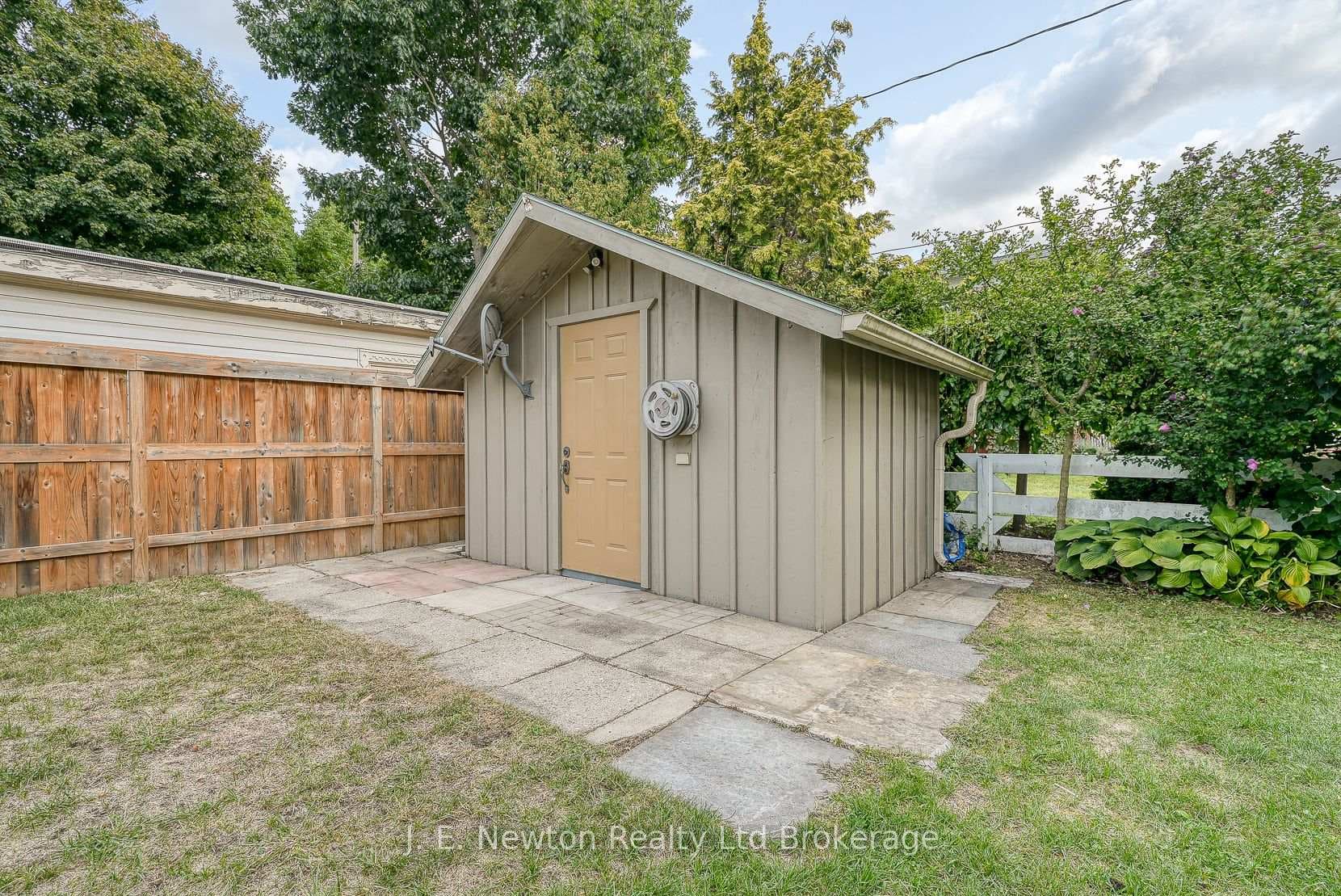 356 Broadway Street photo 8