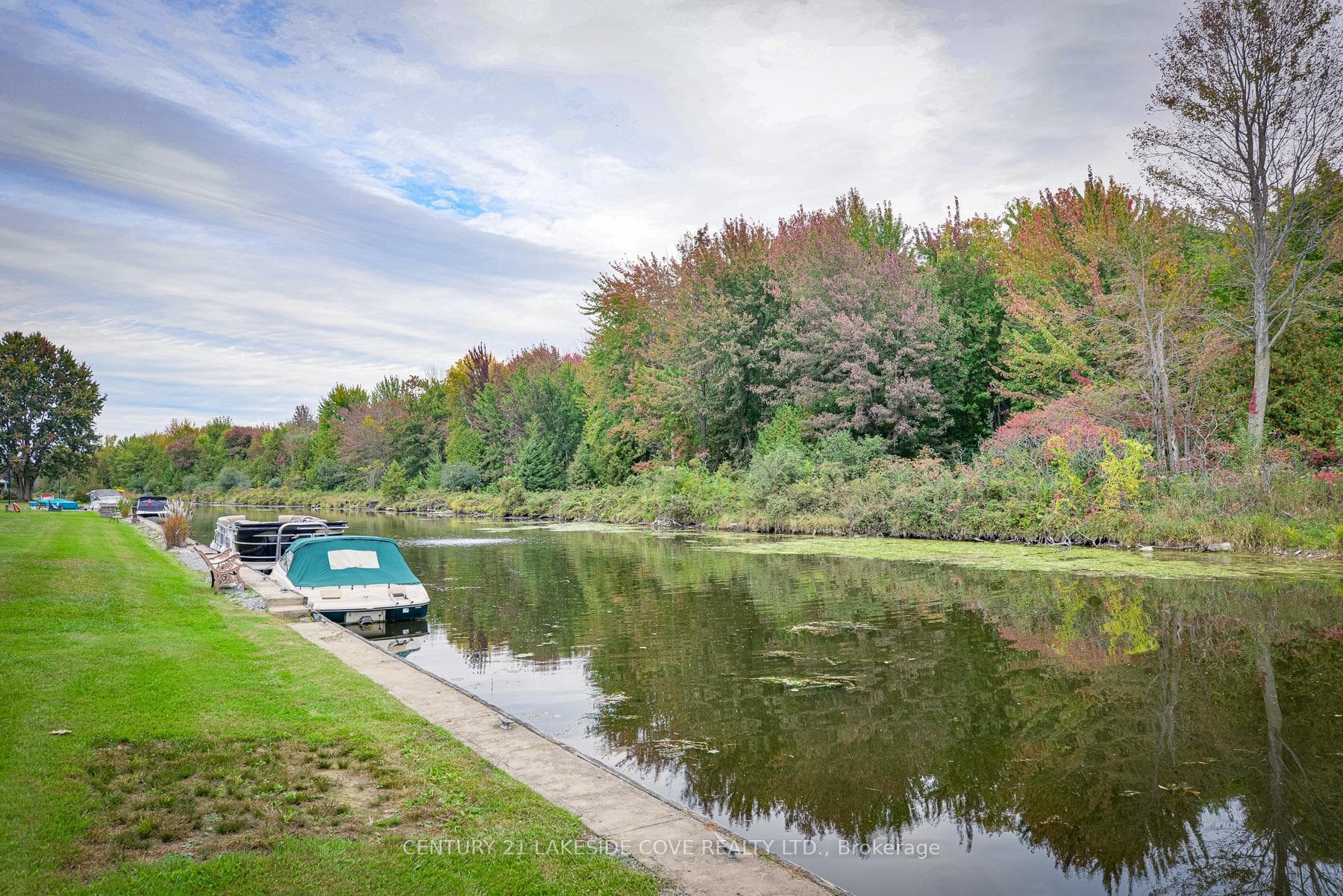 Boat Mooring in the Frontyard