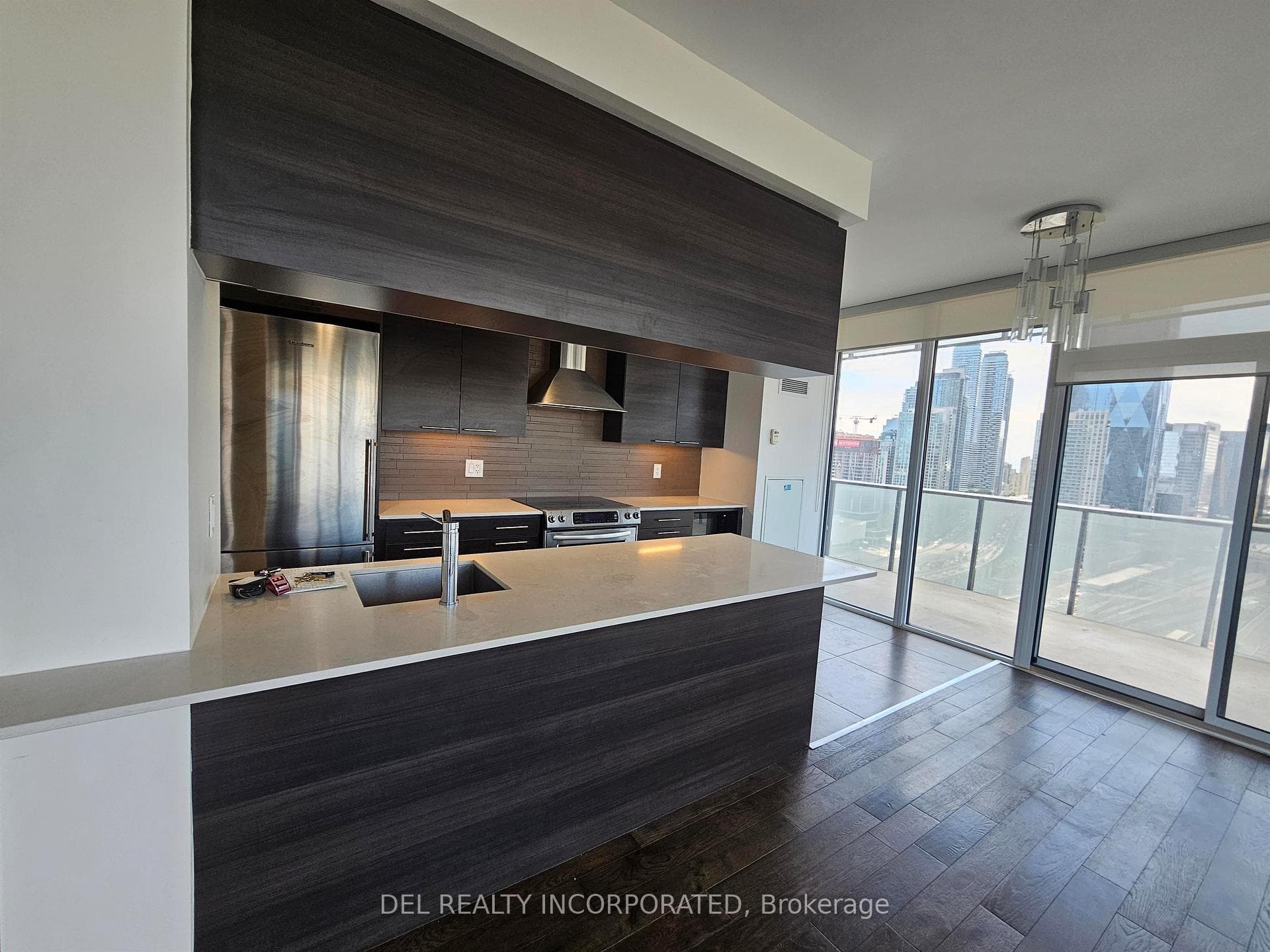 1 Market Street Unit 2403 photo 1