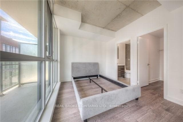 20 Minowan Miikan Lane Unit 402 photo 7