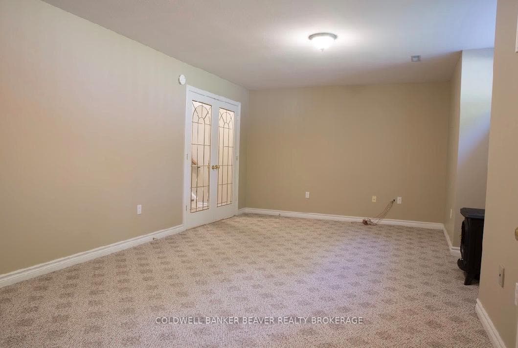 519 Riverside Drive photo 15