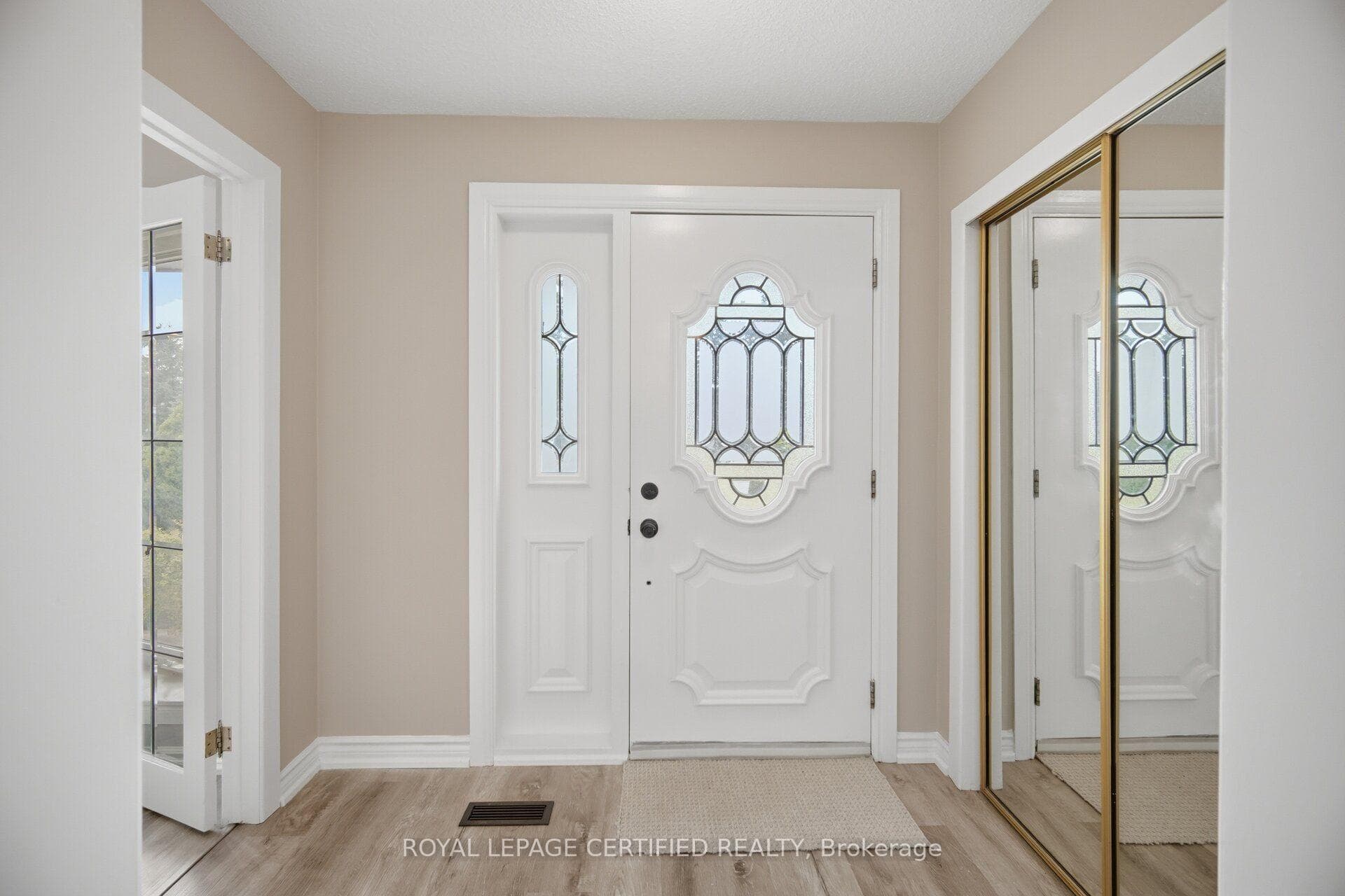 33 Grassmere Crescent photo 8