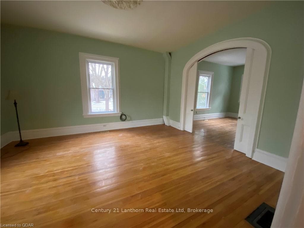 231 ALBERT Street photo 6
