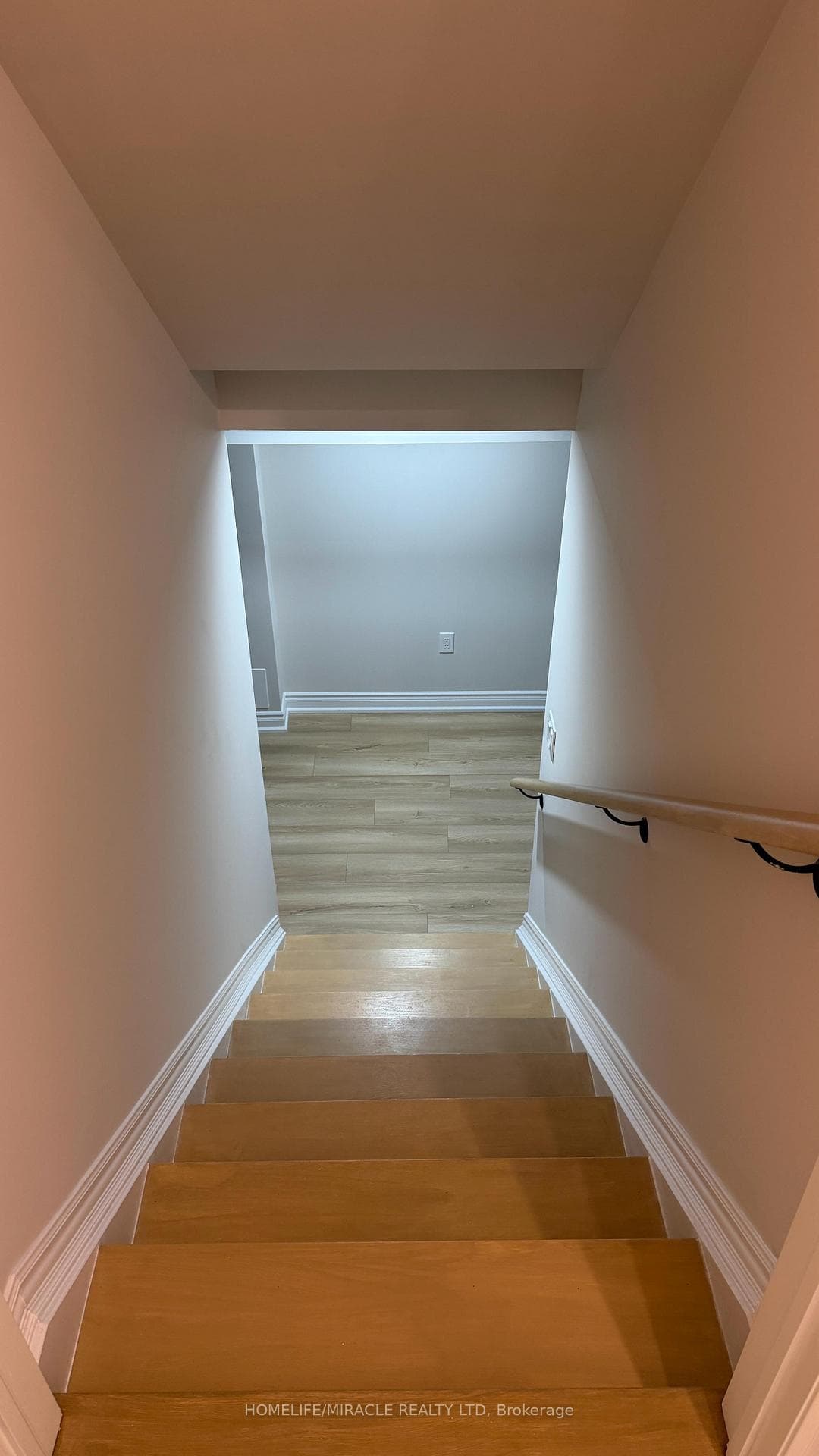 8 Reign Lane Unit Bsmt photo 6
