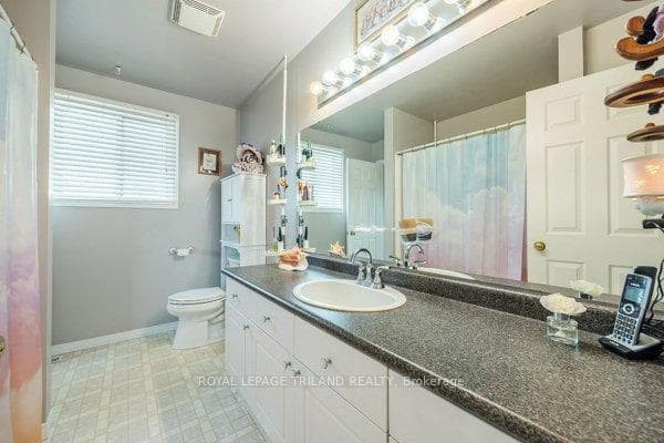 54 Ponsford Place photo 11