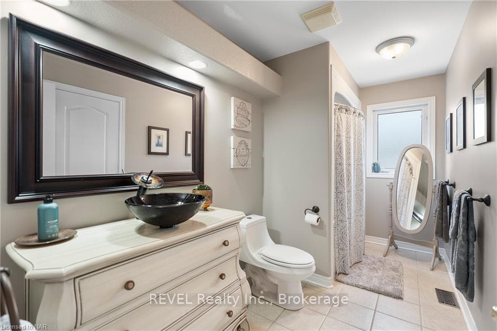266 ST LAWRENCE Drive photo 14