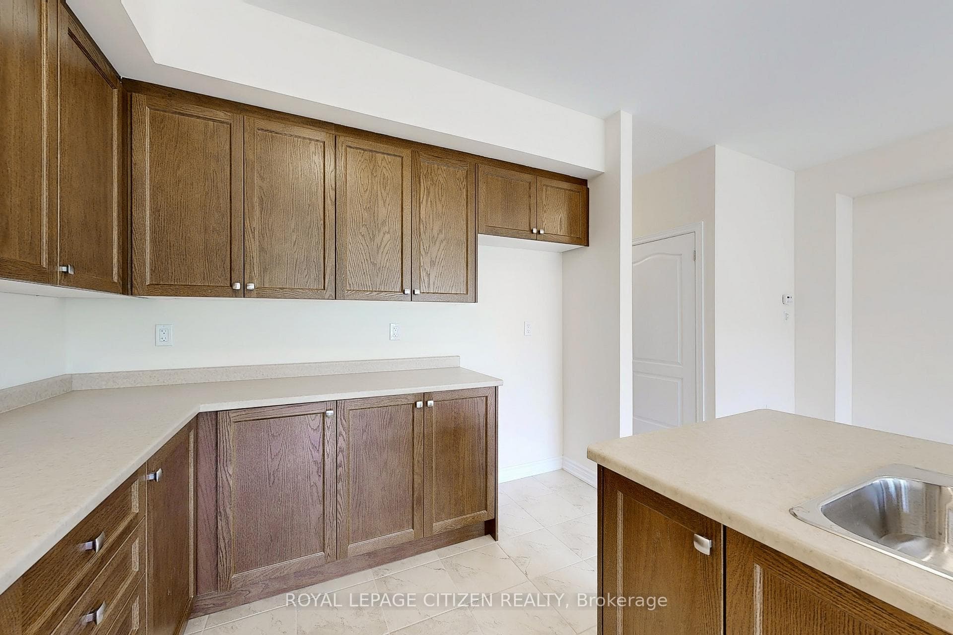 134 North Garden Boulevard photo 12
