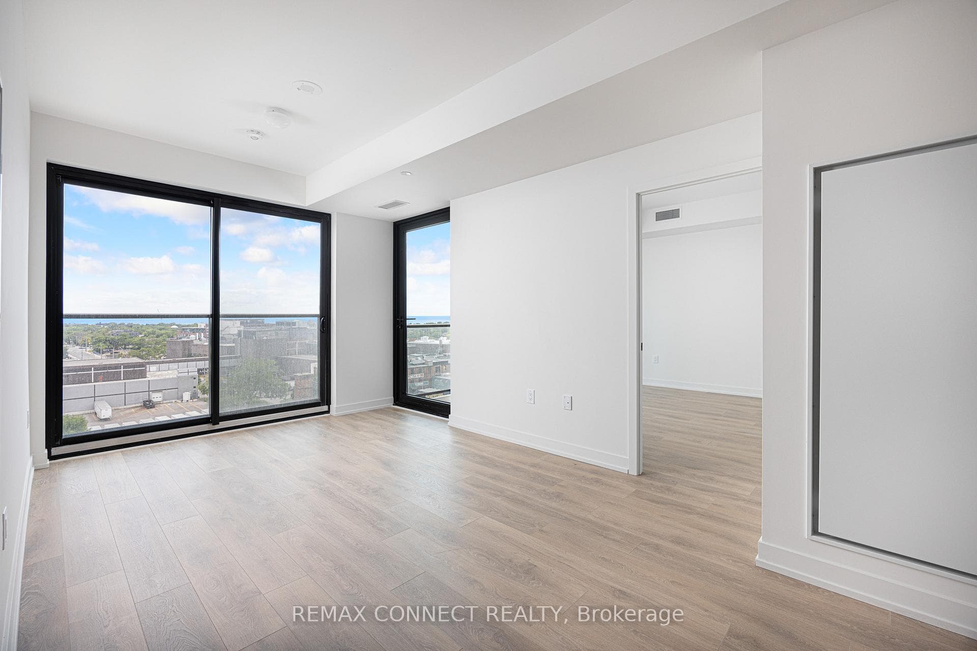 181 Sterling Road Unit 1002 photo 1